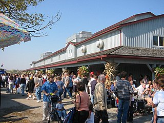 <span class="mw-page-title-main">St. Jacobs Farmers' Market</span> Market in Woolwich, Ontario, Canada