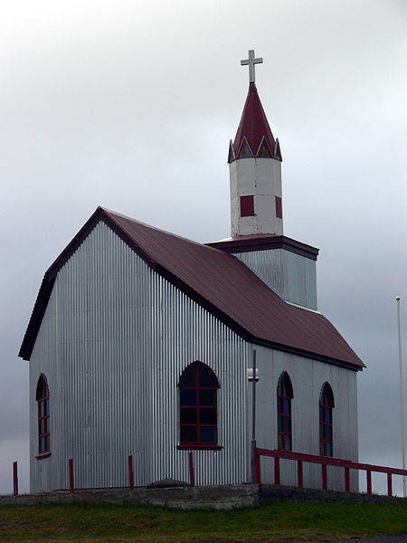 File:Staðarhólskirkja 1.jpg