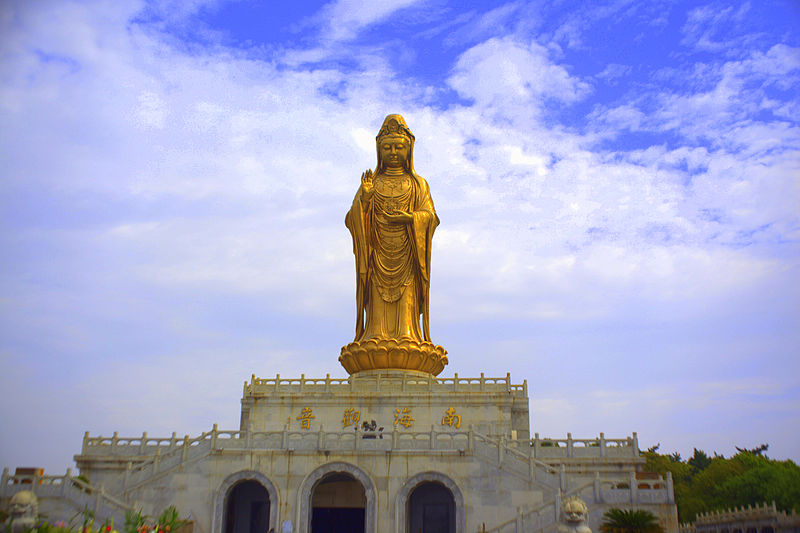 File:Statue of Guanyin, Mt Putuo, China.jpg