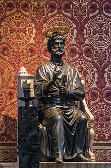 La statua di san Pietro nella Basilica di San Pietro in Vaticano