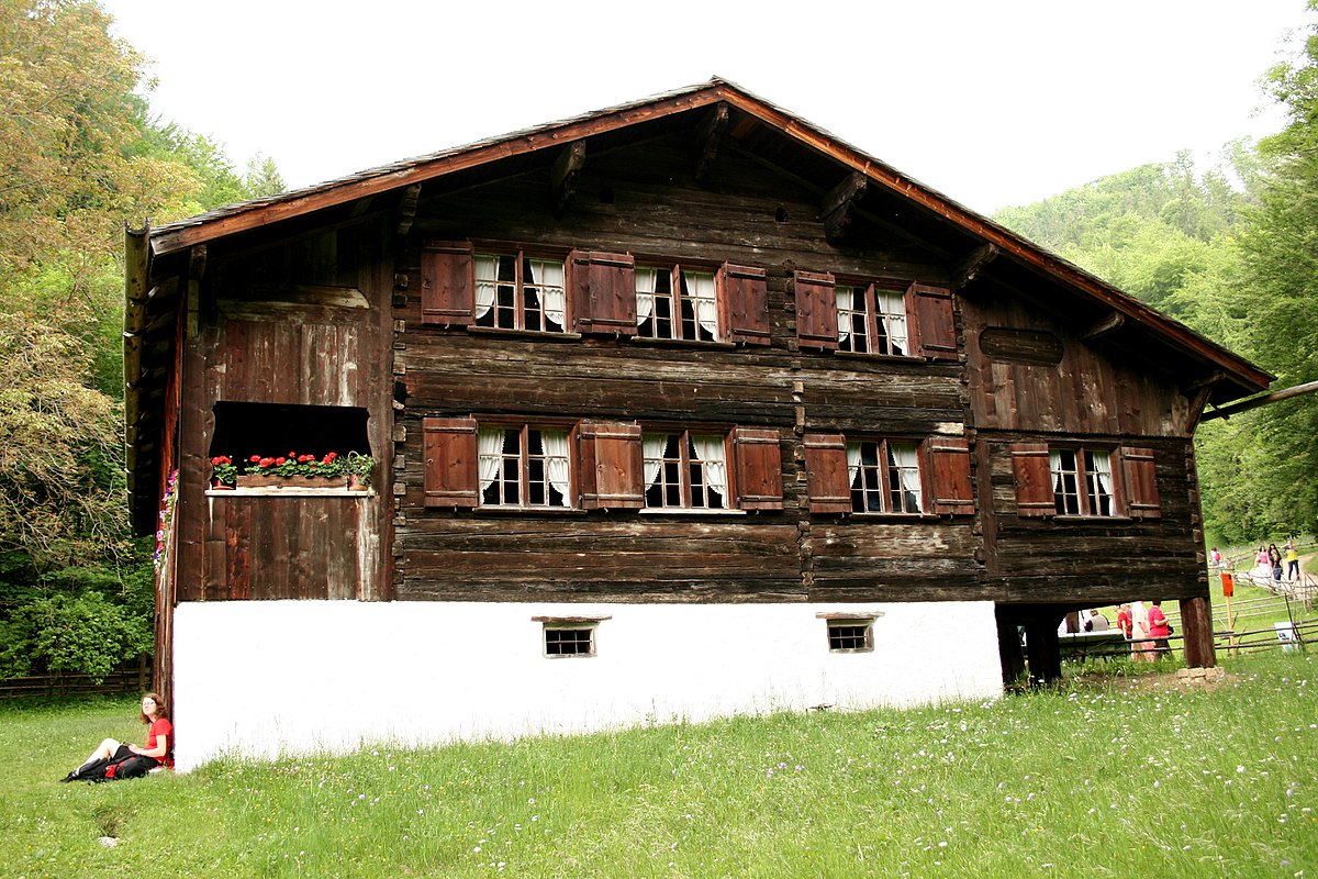 На каком говорят в австрии. Vorarlberg Museum Форарльберг. Шварценберг Австрия. Земля Форальберг Лустенау старые дома архитектура. Д. Шварценбергер.