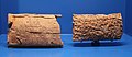 Tablette cunéiforme et l'enveloppe qui la contenait. Kish, période paléo-babylonienne (v. 1900-1600 av. J.-C.). Ashmolean Museum.