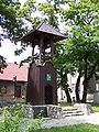 Dzwonnica przy kościele katolickim