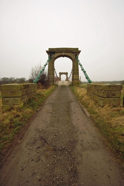 File:The Approach to Horkstow Bridge - geograph.org.uk - 1138561.jpg