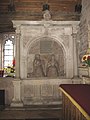 Beddrod (gwag) Blanche yn Eglwys St Faith, Bacton, gyda Blanche ar y chwith ac Elizabeth I ar y dde.