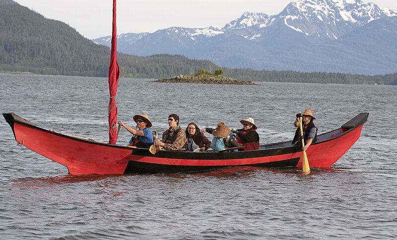 File:Tlingit Canoe 2954.jpg