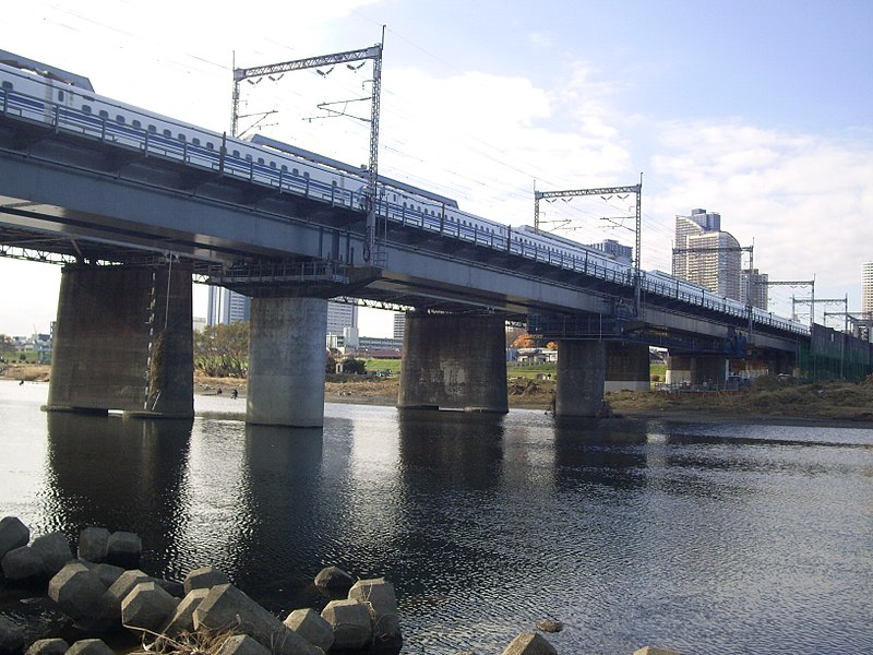 File:Tokaido Shinkansen Tamagawa Bridge 02.jpg