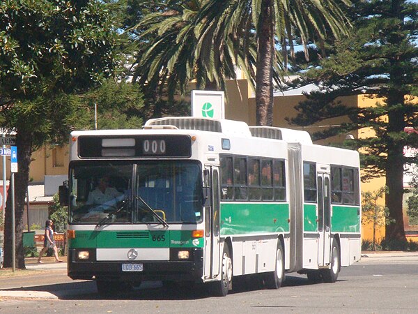 Transperth, was the first bus company to operate the articulated Mercedes-Benz O305G