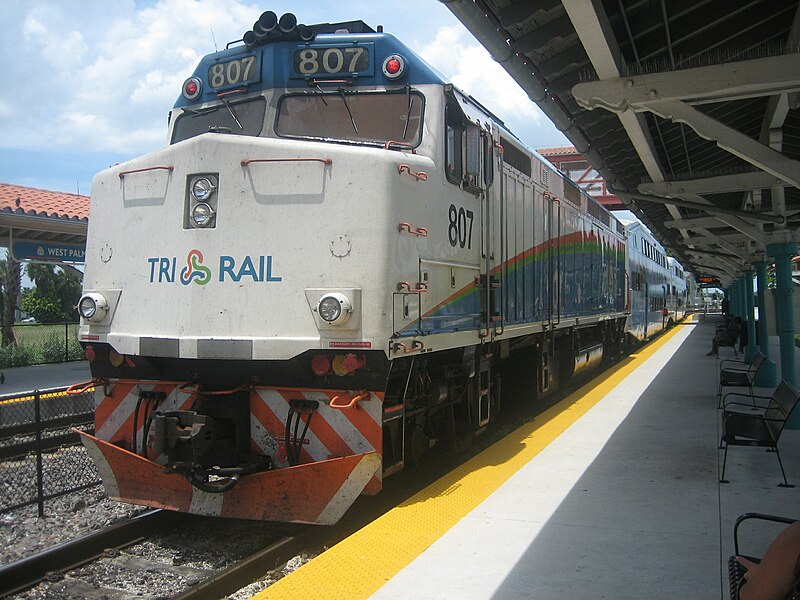 Fichier:Tri-rail EMD F40PH.jpg