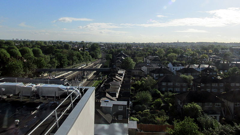 File:Twickenham looking NE from Travelodge.jpg