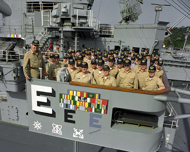 File:USS Blue Ridge (LCC-19) Battle E award.jpg