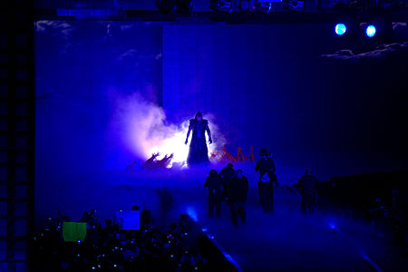 Tập_tin:Undertaker_Wrestlemania_29.jpg