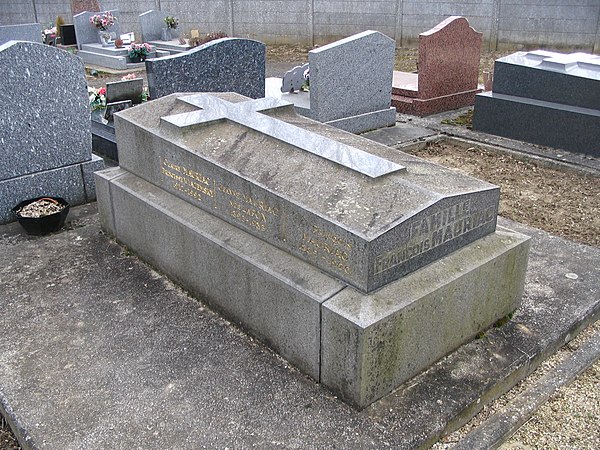 His grave in Vémars.