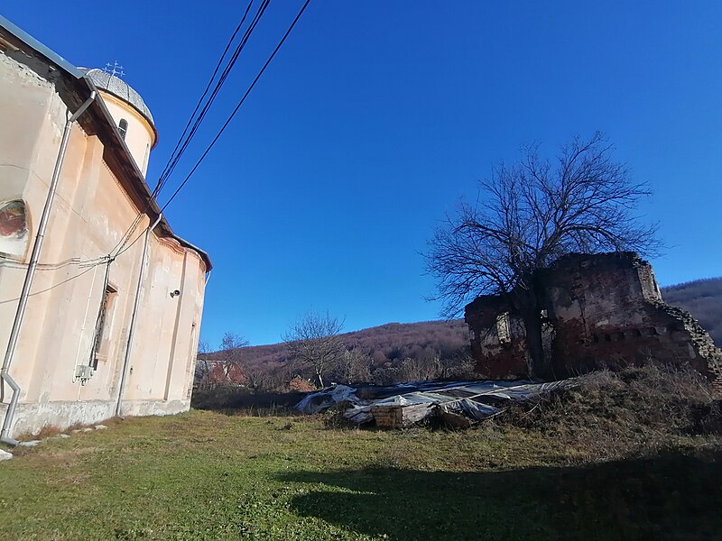 File:Vieroși Monastery 5.jpg