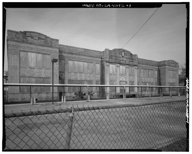 File:View northeast of front elevation - Stephen J. Barbre Middle School, 1610 Third Street, Kenner, Jefferson Parish, LA HABS LA,26-KENN,1-1.tif