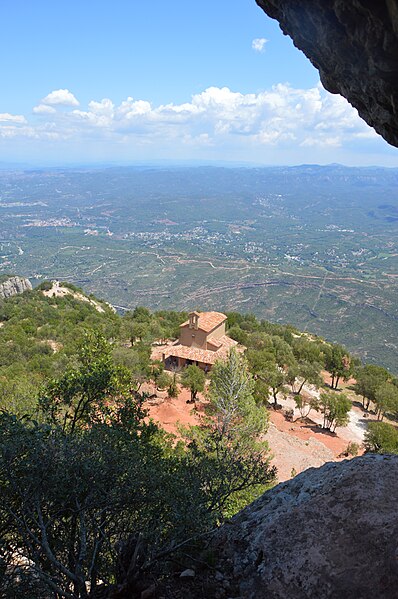 File:View of Ermita de Sant Miquel and Creu de Sant Miquel from above, Montserrat, 2023.jpg