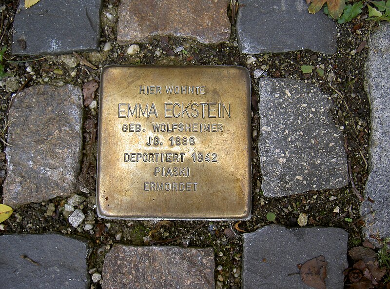 File:VilseckStolpersteineHerrenGasse.JPG