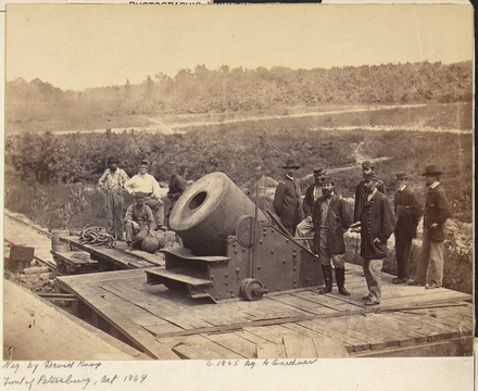 US Army 13-inch mortar "Dictator" was a rail-mounted gun of the American Civil War.