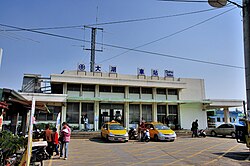 Waiting Hall, TRA Dahu Station 20081130.jpg