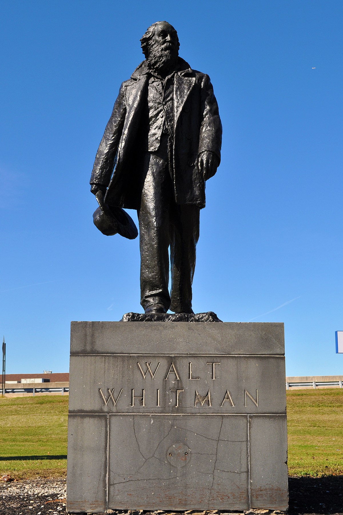 Monument at Walt Whitman Bridge， Philadelphia