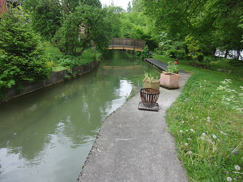 File:Wespi-Mühle Oberwasserkanal.jpg