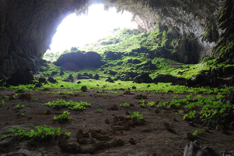 File:Yangzi cave.tif