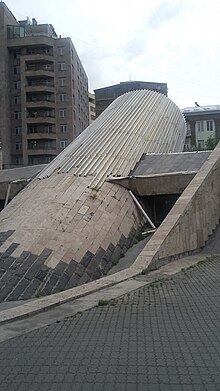 Yerevan Yeritasardakan metro station outside 13.jpg