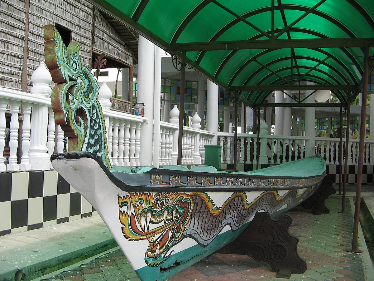 Perahu naga Wikipedia Bahasa Melayu ensiklopedia bebas