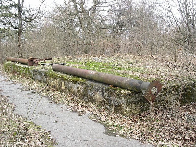 File:Újmajor szovjet laktanya - színpad - panoramio.jpg