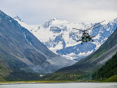 189. Вертолёт пограничников на фоне Белухи, Алтай — Habolog