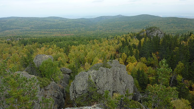 File:Вид на плато хребта Крыктытау - panoramio.jpg