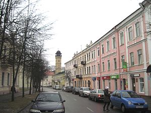 Центральная улица в историческом центре. Расположена от Старого замка до Советской площади.