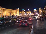 Майдан Незалежності вночі