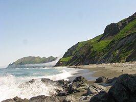 Foto van de kust van Mednyeiland