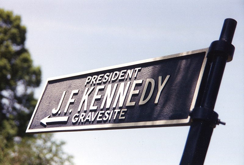 File:01.JFK.Gravesite.ArlingtonCemetery.VA.24May1994 (25921161465).jpg