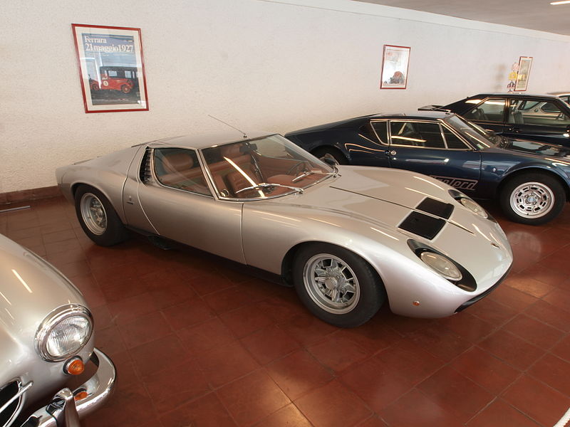 File:1971 Lamborghini Miura SV 385hp V12, 4L p2.JPG