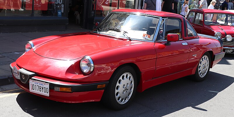 File:1987 Alfa Romeo Spider Quadrifoglio Verde Hardtop 2.0.jpg