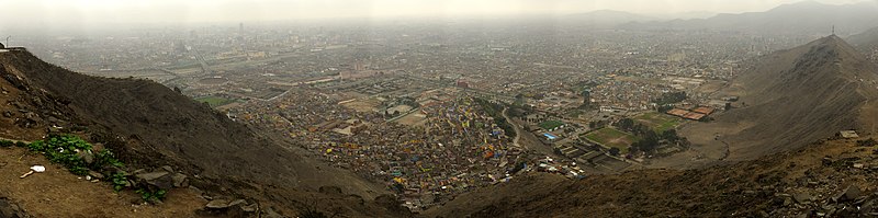 Panoráma Limy, z vrcholu hory San Cristobal