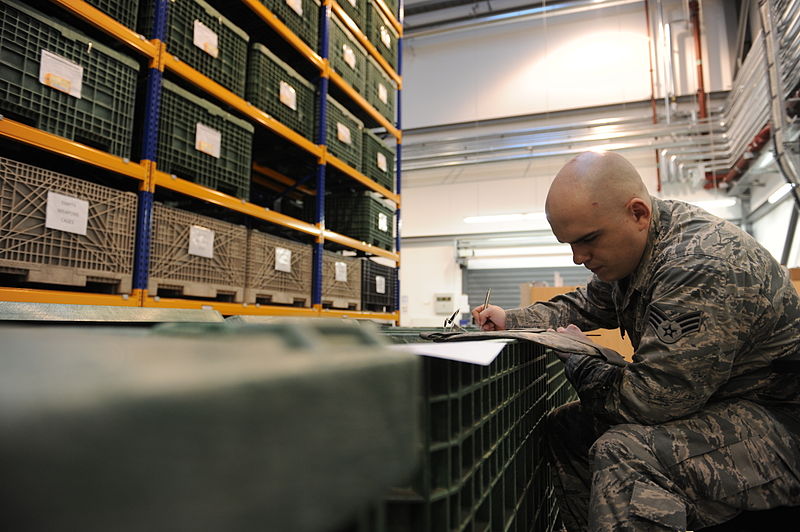 File:86th LRS protecting Airmen around the clock 150128-F-LO037-006.jpg