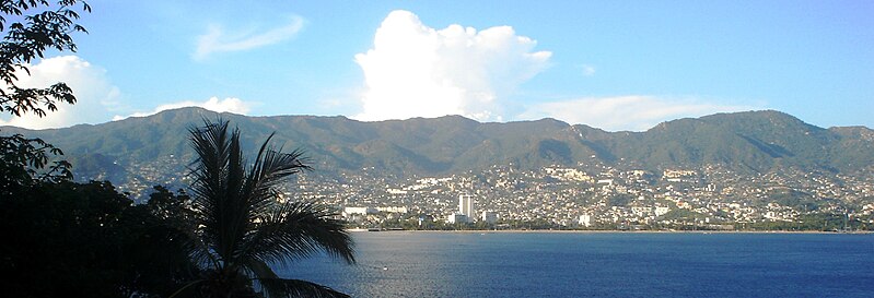 File:Acapulco - Veladero2.JPG