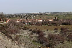 Adrada de Pirón, vista población desde SG-P-2222.jpg