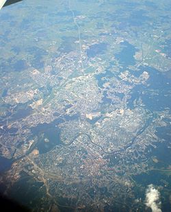 צילום אוויר של מחוז וילנה ובמרכזו העיר וילנה