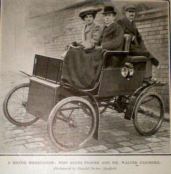 The newly-wed Fraser and Walter Passmore in their motorcar (The Sketch, 1902)