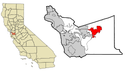 左：カリフォルニア州におけるアラメダ郡の位置 右：アラメダ郡におけるリバモアの位置