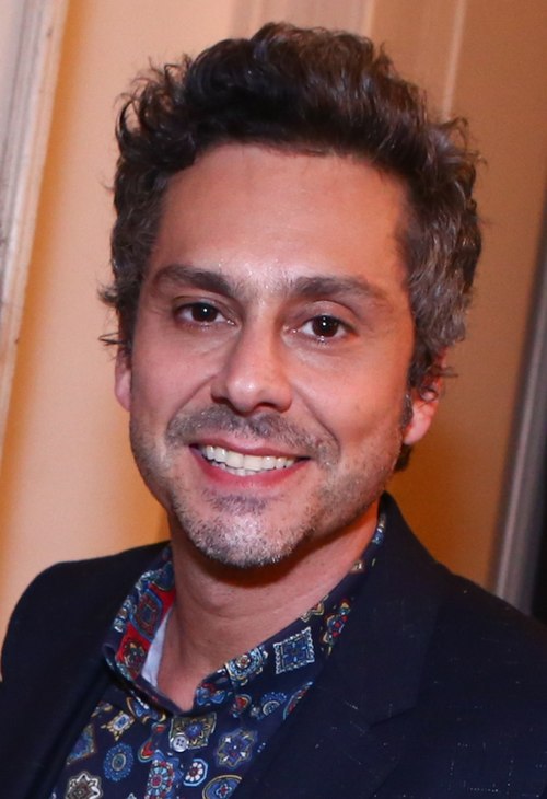 Alexandre Nero plays the protagonist Commander José Alfredo.