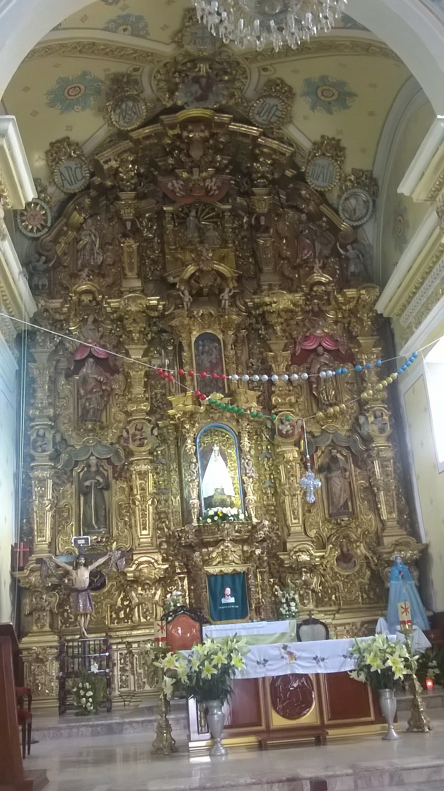 File:Altar mayor Iglesia de Santa María Acuitlapilco,  -  Wikimedia Commons