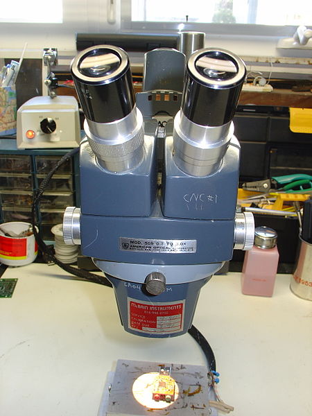 File:American Optical 569 Stereo Star Zoom Microscope.jpg