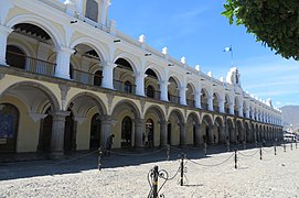 Palacio de los Capitanes Generales en Antigua Guatemala, sede de la Real Audiencia de los confines (1755-1764, rec. en 1890)