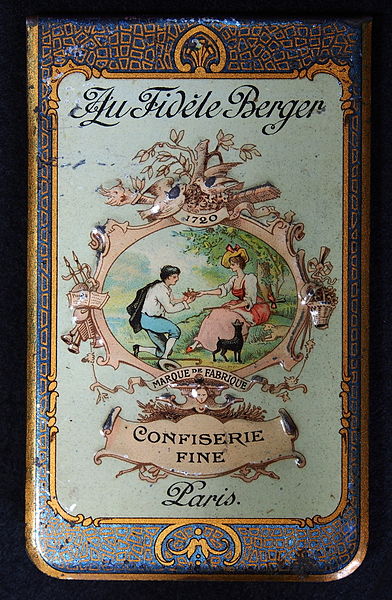 File:Au Fidele Berger, Confiserie Fine, Paris, tin notebook case.JPG