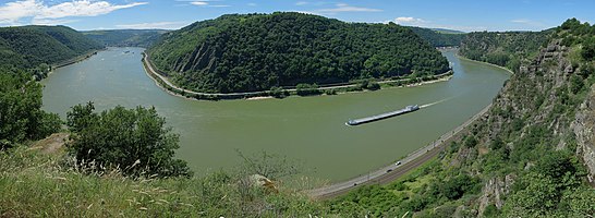 Perspective from the Viewpoint Spitznack over the Rhine Gorge between Oberwesel and the Lorelei.